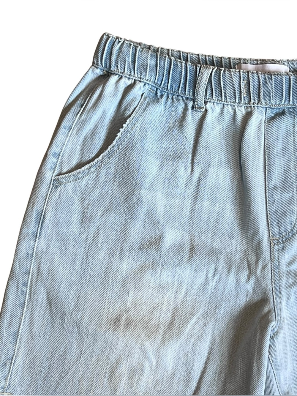 Risen Women’s Sz M High Rise Denim Shorts Light Wash Pull On Distressed - Picture 4 of 15